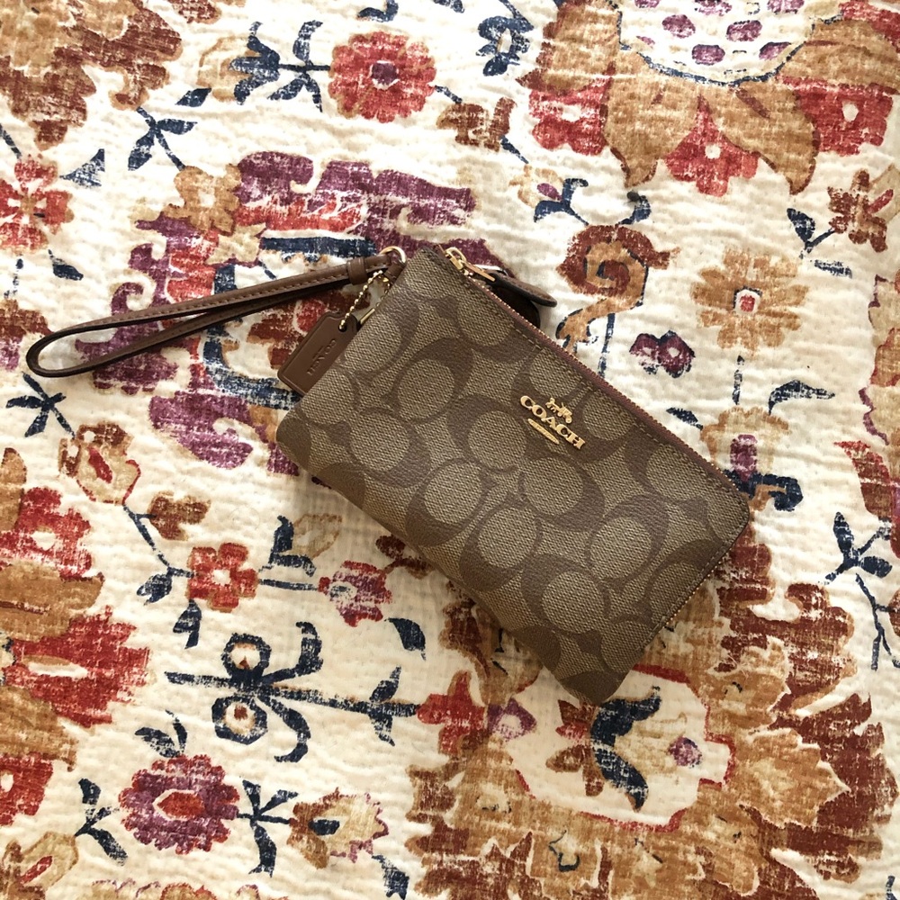 Coach wristlet wallet